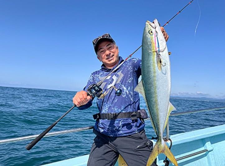 Yellowtail-class fish are hitting in succession with the arrival