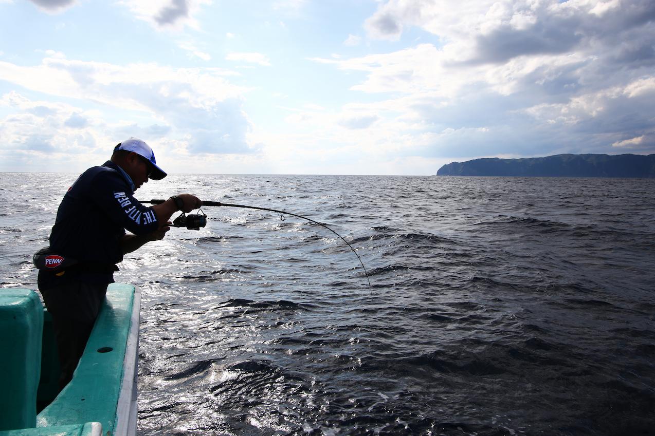 Offshore actual fishing. Jigging fishing off Izu-shichijima and