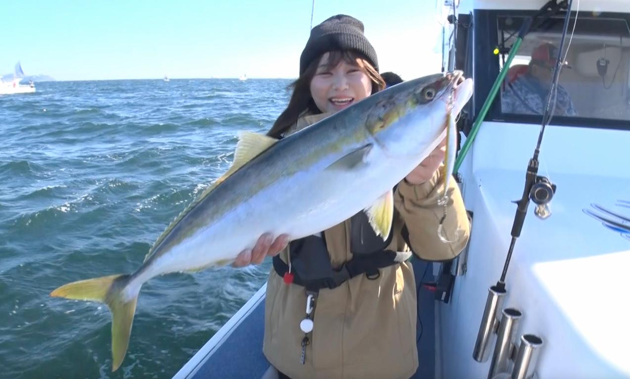 Finish it off with a fall! Jigging for Bluefish off Irago in Winter